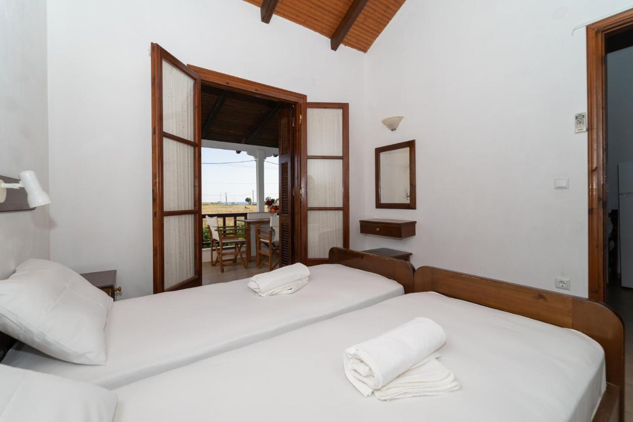Ilias Apartments Метони Екстериор снимка
