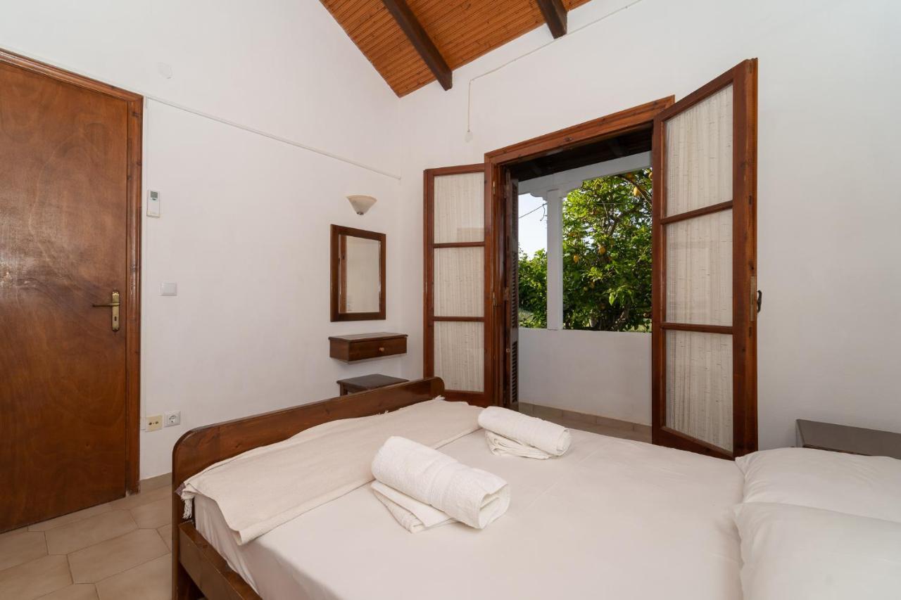 Ilias Apartments Метони Екстериор снимка