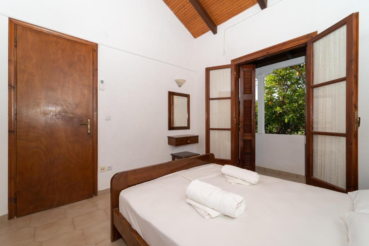 Ilias Apartments Метони Екстериор снимка