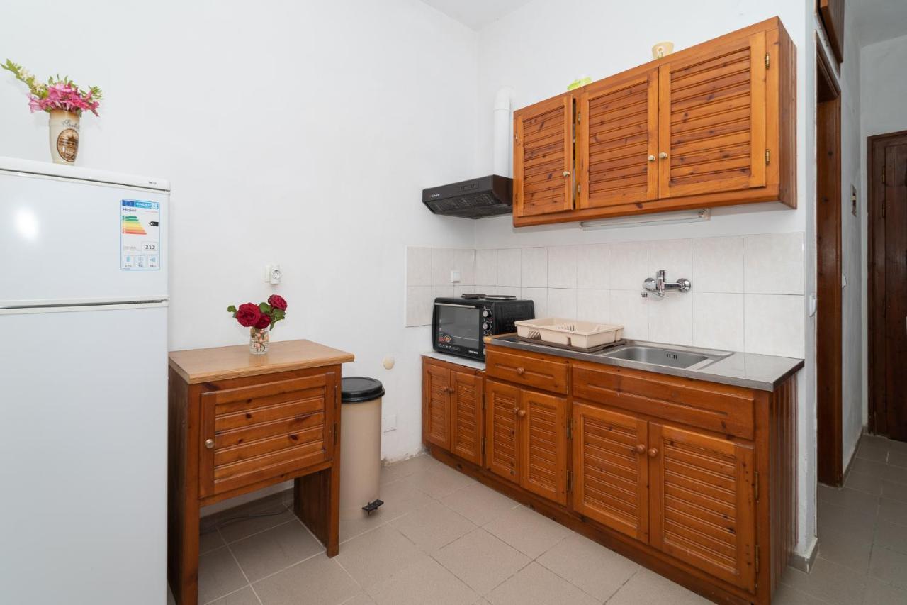 Ilias Apartments Метони Екстериор снимка