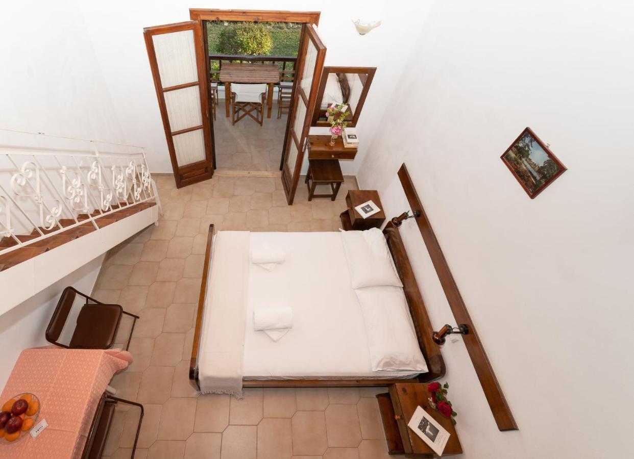 Ilias Apartments Метони Екстериор снимка
