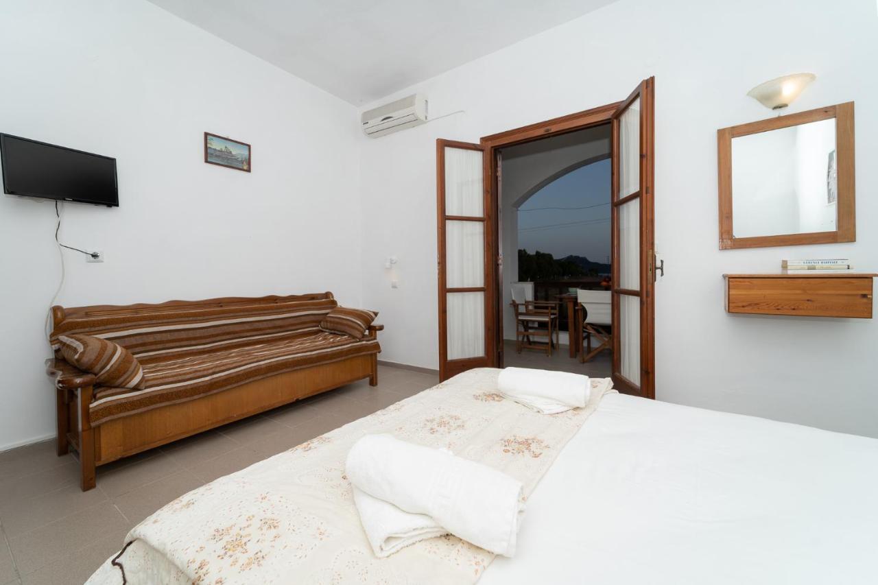 Ilias Apartments Метони Екстериор снимка