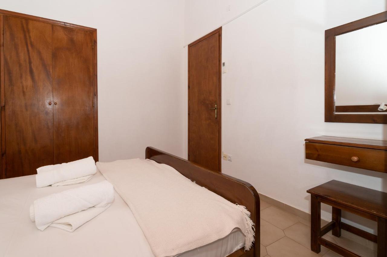 Ilias Apartments Метони Екстериор снимка