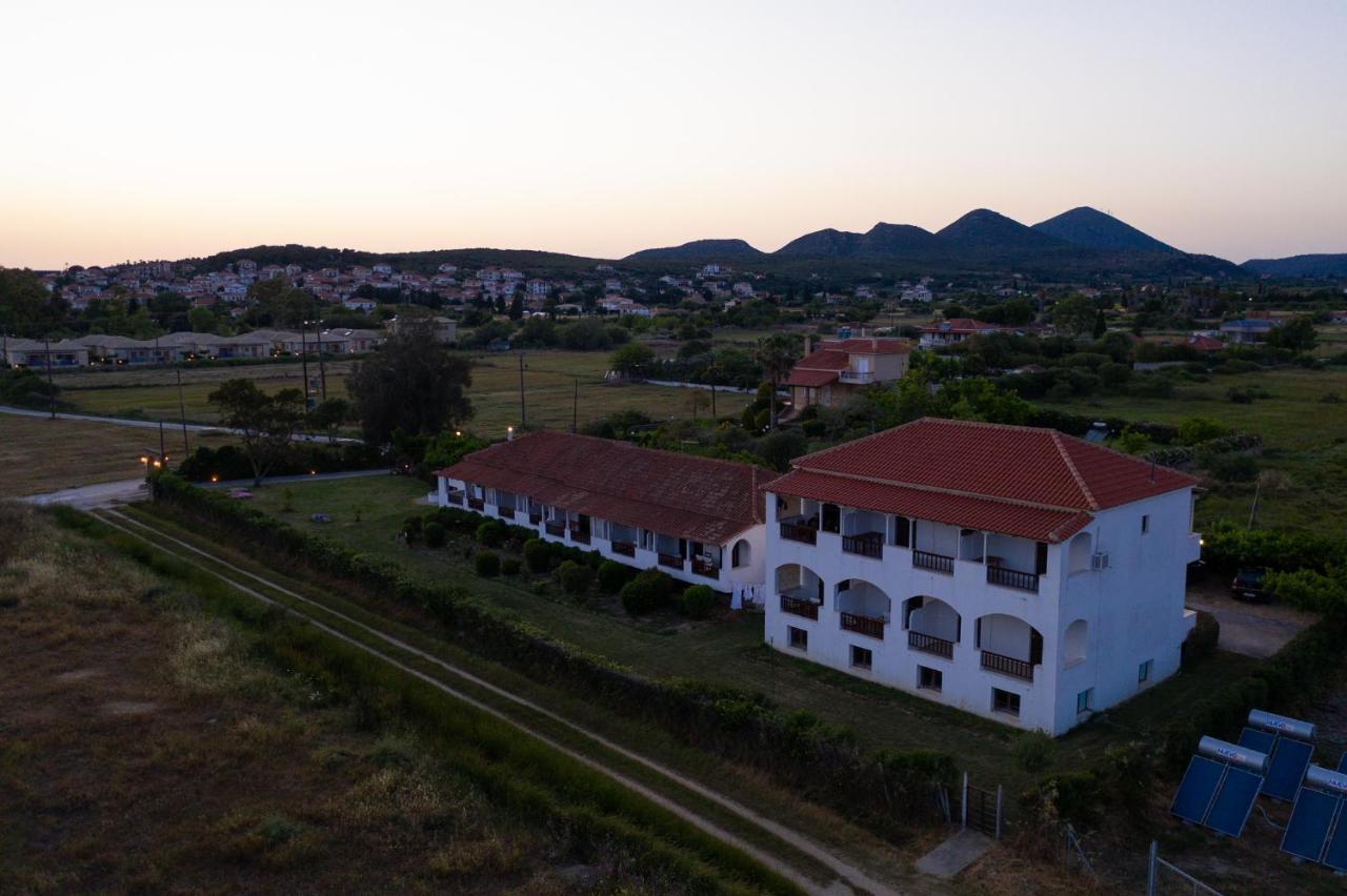 Ilias Apartments Метони Екстериор снимка