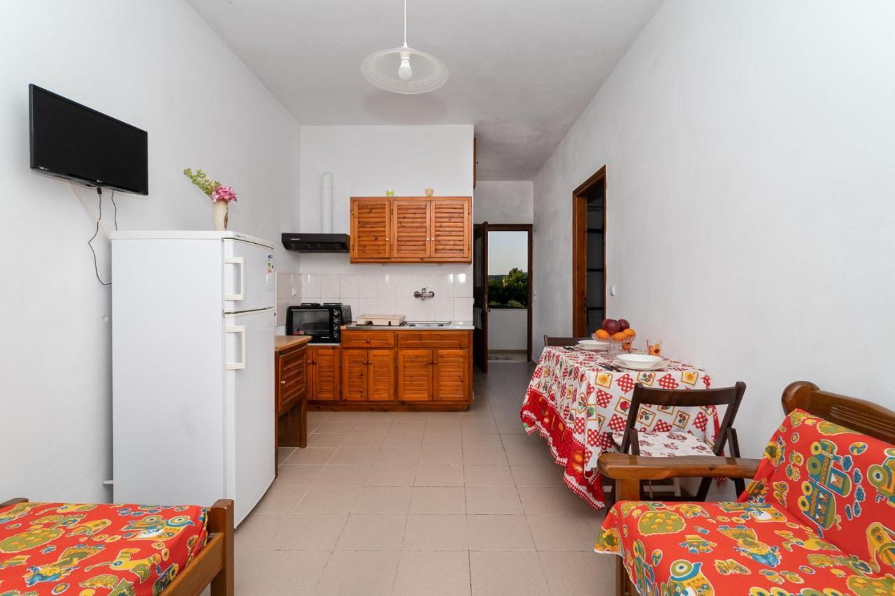 Ilias Apartments Метони Екстериор снимка