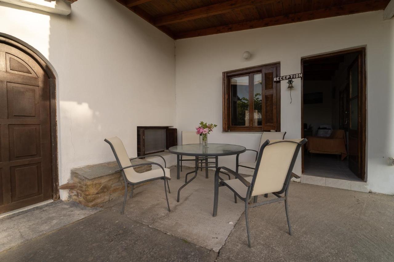 Ilias Apartments Метони Екстериор снимка