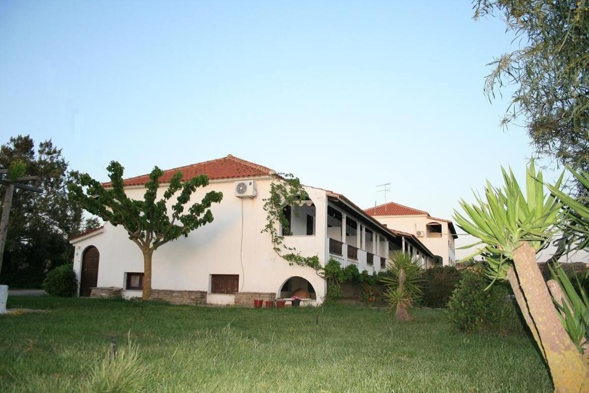 Ilias Apartments Метони Екстериор снимка